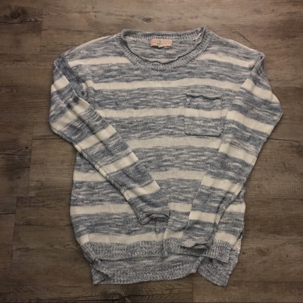 Light material sweater